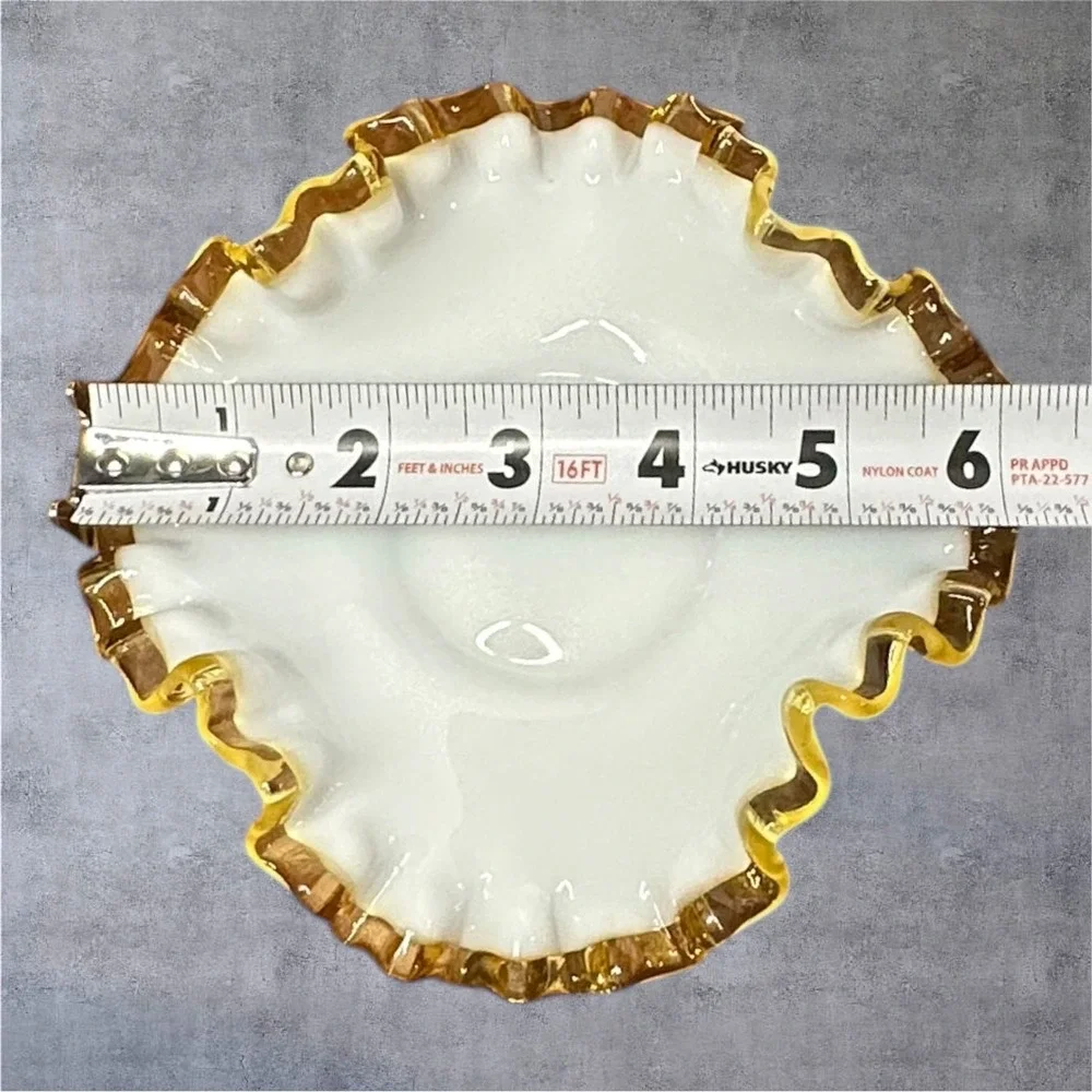 Fenton Ruffled Bowl Milk Glass‎ 6